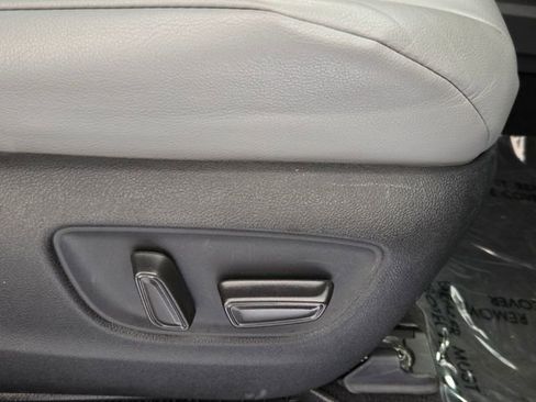 Used 2022 Toyota Sienna XLE FWD image 22