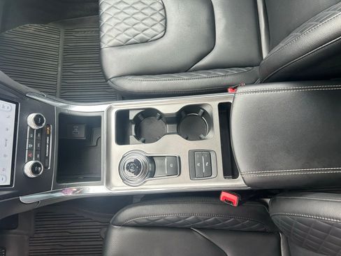 Used 2024 Ford Edge Titanium w/ Equipment Group 301A image 19