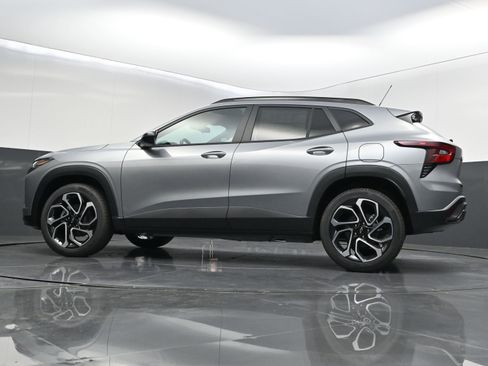 New 2026 Chevrolet Trax RS w/ Sunroof Package FWD image 35