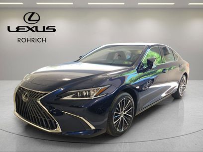 New 2025 Lexus ES 300h 300h