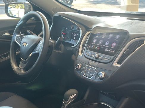 Used 2025 Chevrolet Malibu LT FWD image 24