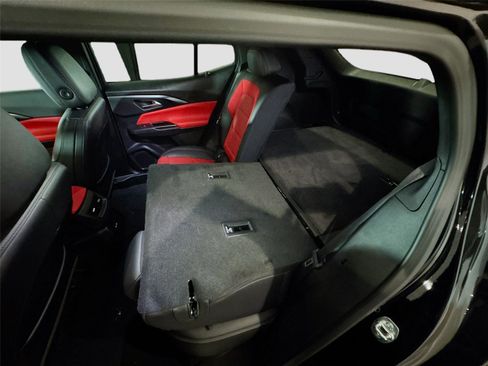 Used 2024 Chevrolet Equinox EV RS image 17