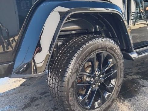 Used 2022 Jeep Gladiator Overland image 12