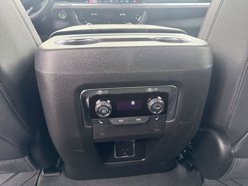 Used 2025 Chevrolet Suburban RST w/ Comfort Package image 17