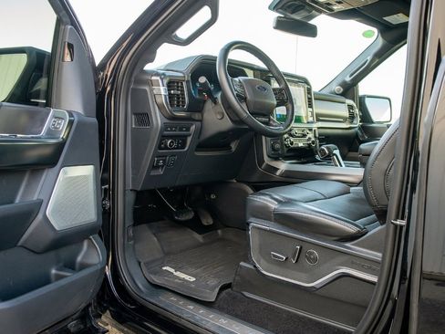 Used 2024 Ford F150 Platinum image 34