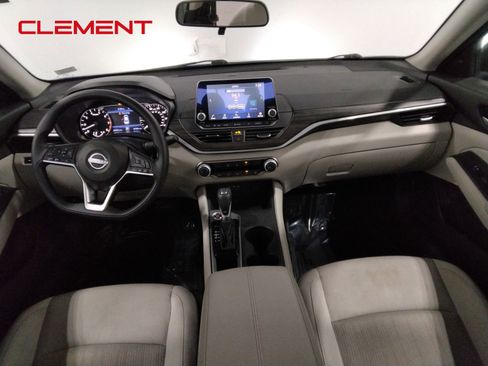 Used 2025 Nissan Altima 2.5 SV image 31