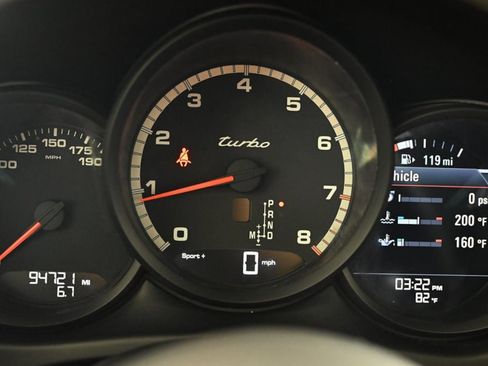 Used 2021 Porsche Macan Turbo w/ Premium Package Plus (PF0) image 15