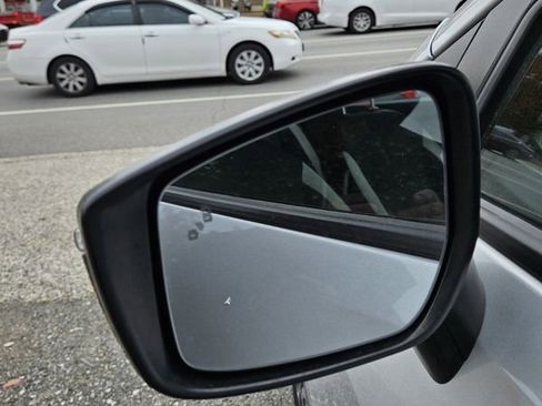 Used 2020 Nissan Versa SV image 14