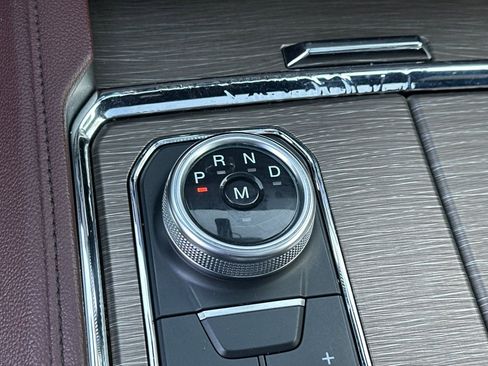 Used 2024 Ford Expedition Limited image 27