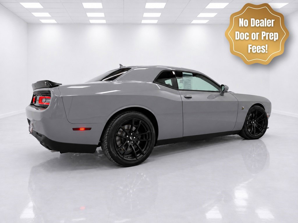 Used 2022 Dodge Challenger R/T Scat Pack w/ Shaker Package RWD image 3