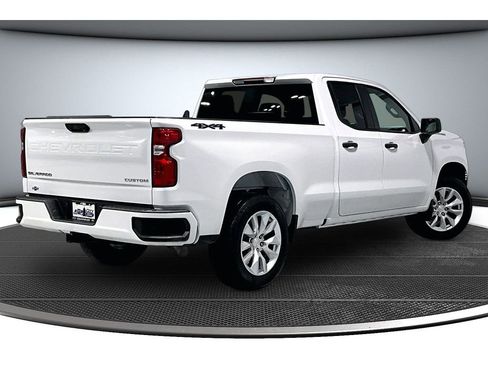 Used 2023 Chevrolet Silverado 1500 Custom image 14