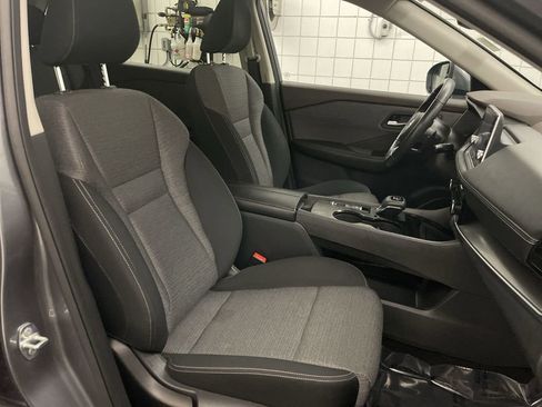 Used 2021 Nissan Rogue SV FWD image 21