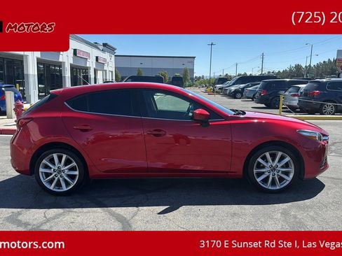 Used 2017 MAZDA MAZDA3 Touring FWD image 5