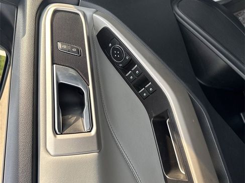 Used 2022 Ford Explorer XLT w/ Equipment Group 202A image 14