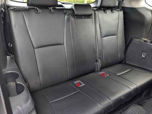 Used 2021 Toyota Highlander Limited AWD/4WD image 11
