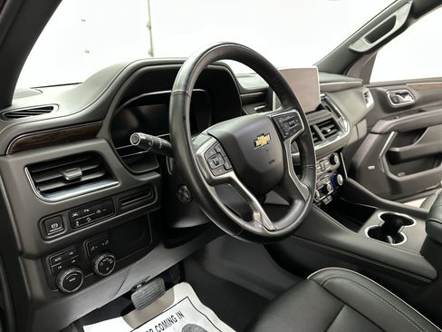 Used 2024 Chevrolet Suburban Premier image 20