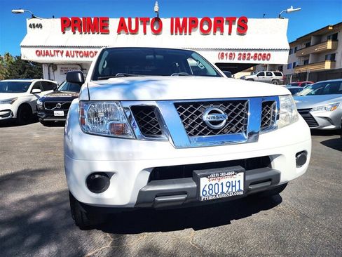 Used 2013 Nissan Frontier SV image 10