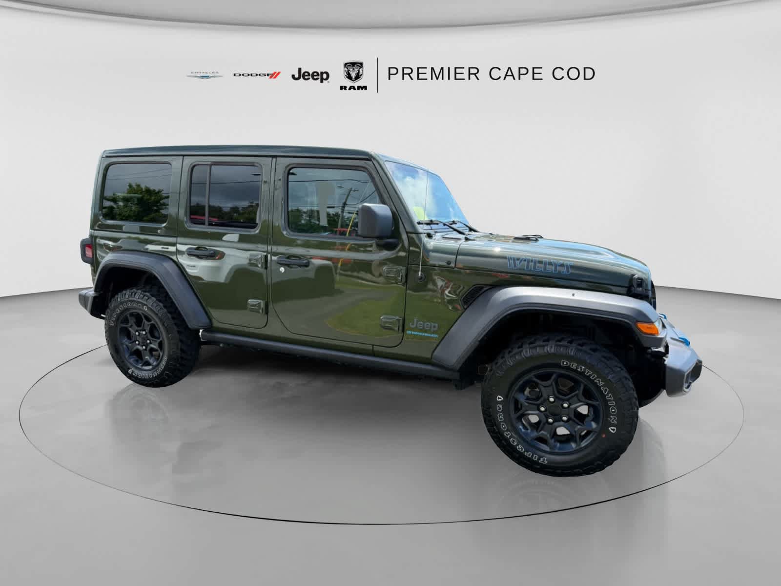 Used 2023 Jeep Wrangler Unlimited w/ Sun & Screen Package AWD/4WD image 1