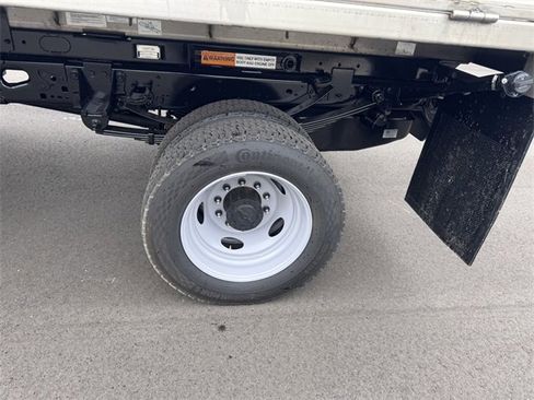 New 2025 Ford F550 4x4 Regular Cab Super Duty image 9