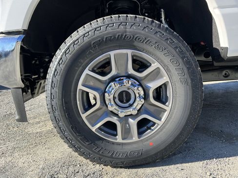 New 2026 Ford F250 Lariat w/ FX4 Off-Road Package image 12