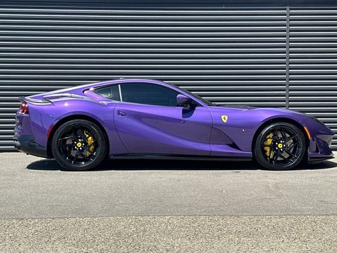 Used 2020 Ferrari 812 Superfast RWD image 9