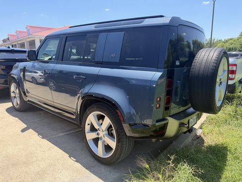 Used 2022 Land Rover Defender 110 X-Dynamic HSE AWD/4WD image 2
