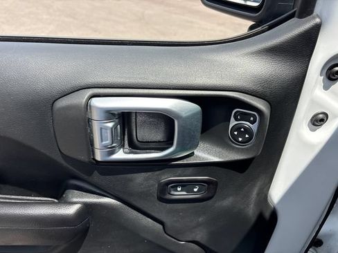 Used 2018 Jeep Wrangler Unlimited Sport S AWD/4WD image 14