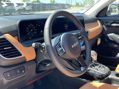 New 2026 Kia Seltos EX FWD image 9