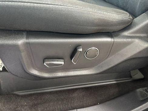 Used 2018 Ford F150 XLT w/ Equipment Group 302A Luxury AWD/4WD image 23