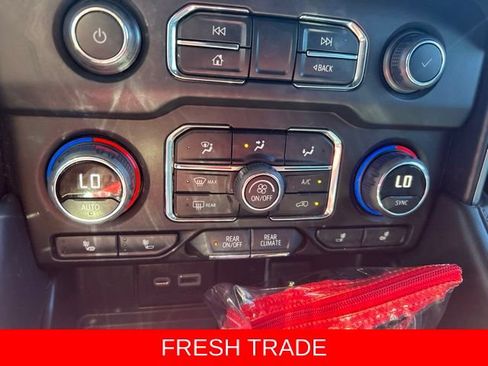 Used 2022 Chevrolet Tahoe Z71 w/ Z71 Off-Road Package AWD/4WD image 31