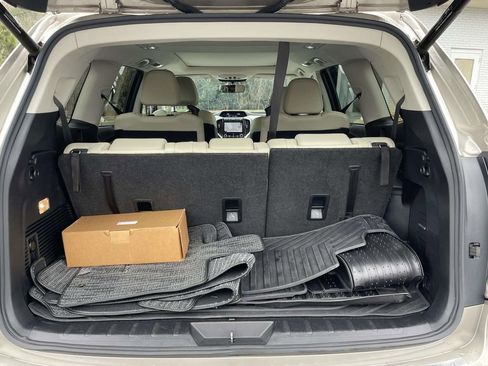 Used 2019 Subaru Ascent Limited w/ Popular Package #2 image 10