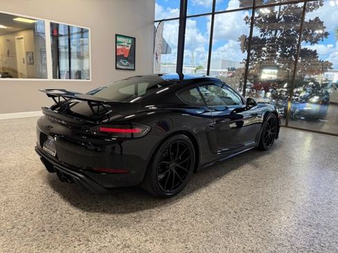 Used 2020 Porsche 718 Cayman GT4 RWD image 8