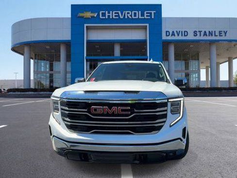 Used 2026 GMC Sierra 1500 SLT AWD/4WD image 3