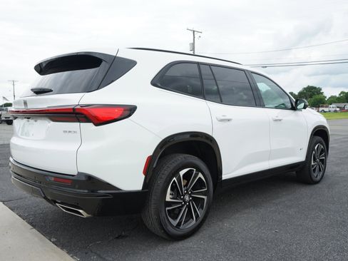 Used 2025 Buick Enclave Sport Touring FWD image 5