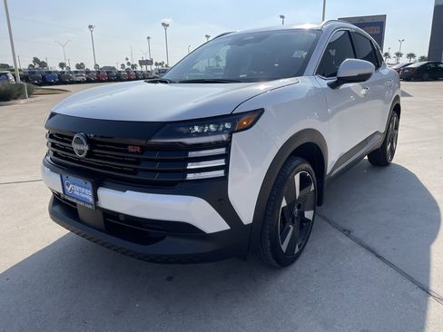 Certified 2025 Nissan Kicks SR image 5