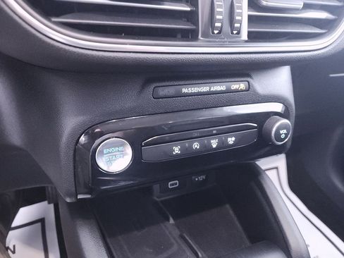 Used 2025 Ford Escape Platinum image 19