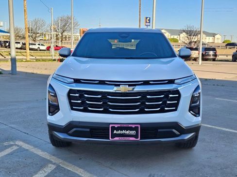 Used 2025 Chevrolet Equinox LT image 2