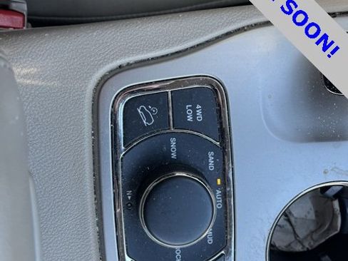 Used 2015 Jeep Grand Cherokee Limited image 18