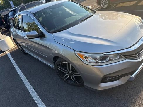 Used 2017 Honda Accord Sport Special Edition image 6