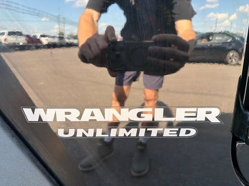 Used 2014 Jeep Wrangler Unlimited Rubicon AWD/4WD image 18