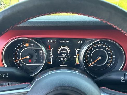 Used 2023 Jeep Wrangler Unlimited Rubicon w/ Cold Weather Group AWD/4WD image 16