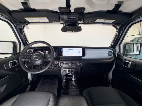 Used 2024 Jeep Wrangler Unlimited Sport AWD/4WD image 10
