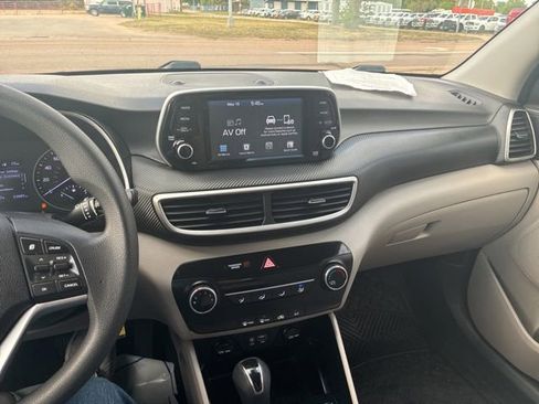 Used 2019 Hyundai Tucson SE FWD image 16