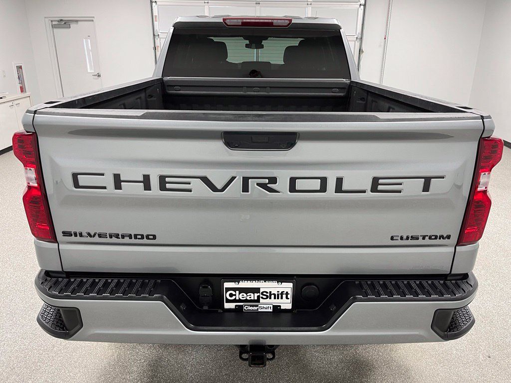 Used 2024 Chevrolet Silverado 1500 Custom w/ Dark Appearance Package AWD/4WD image 9