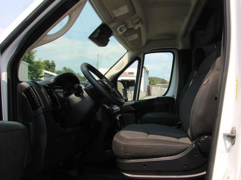 Used 2023 RAM ProMaster 2500 FWD image 9