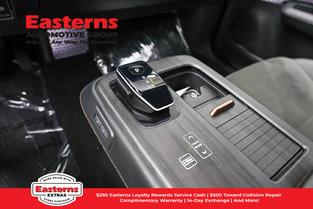 Used 2024 Nissan Ariya AWD image 14