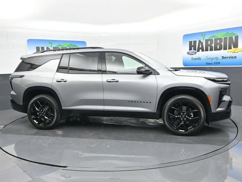 New 2026 Chevrolet Traverse RS w/ LPO, Floor Liner Package FWD image 7