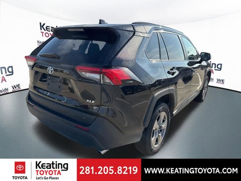Used 2025 Toyota RAV4 XLE FWD image 7