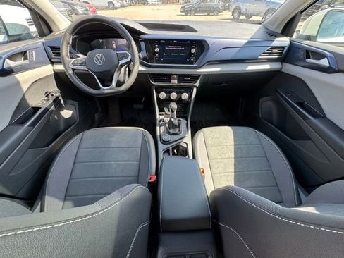 Certified 2023 Volkswagen Taos SE w/ Panoramic Sunroof Package image 13