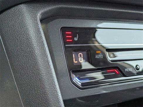Certified 2024 Volkswagen Tiguan SE R-Line image 25